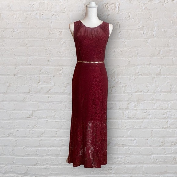 Enfocus Studio Dresses & Skirts - Enfocus Studio Women's Size 4 Burgundy Sleeveless Super Dressy Lace Formal